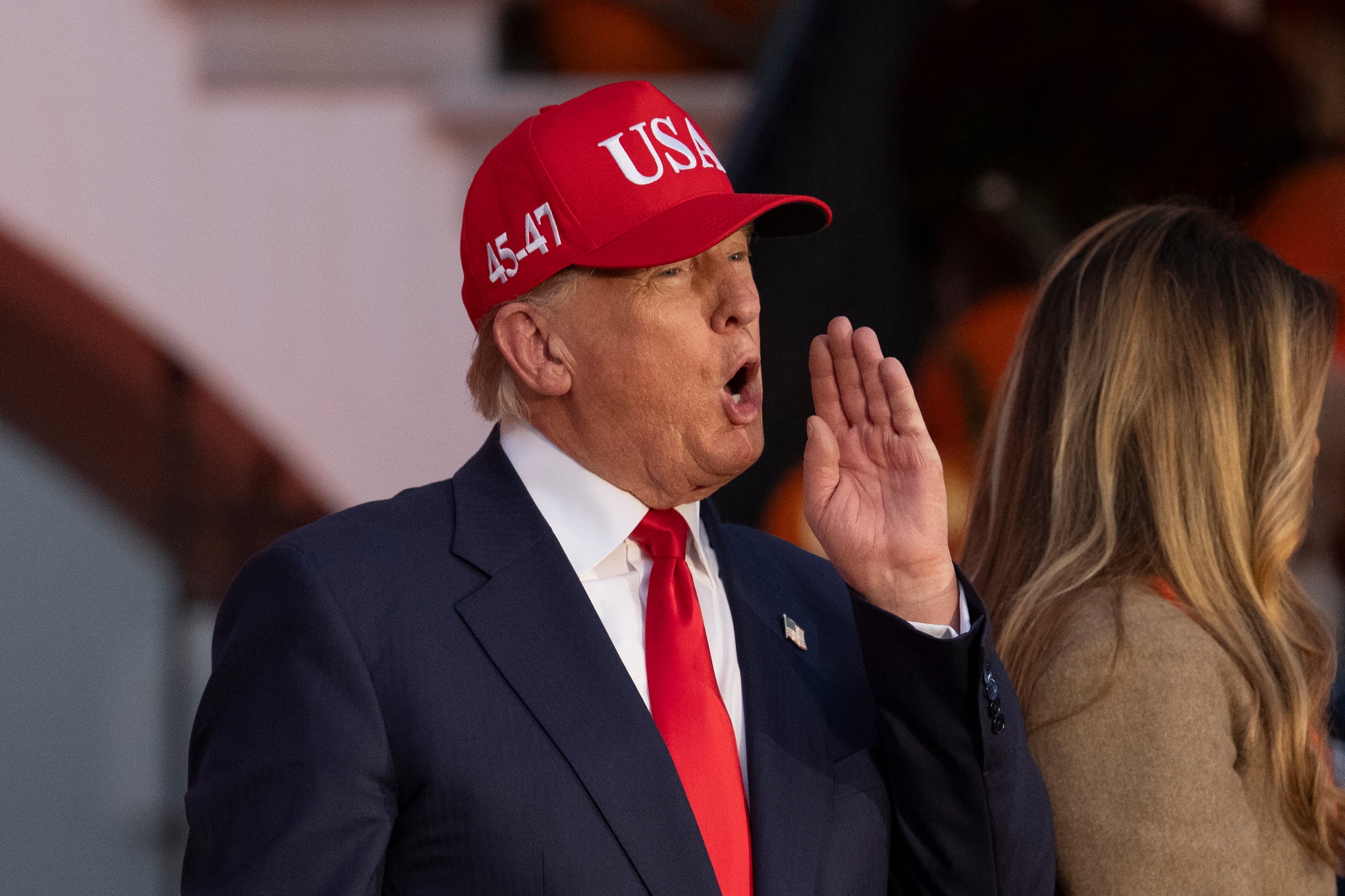 Trump niega que Estados Unidos vaya a atacar objetivos militares en Venezuela