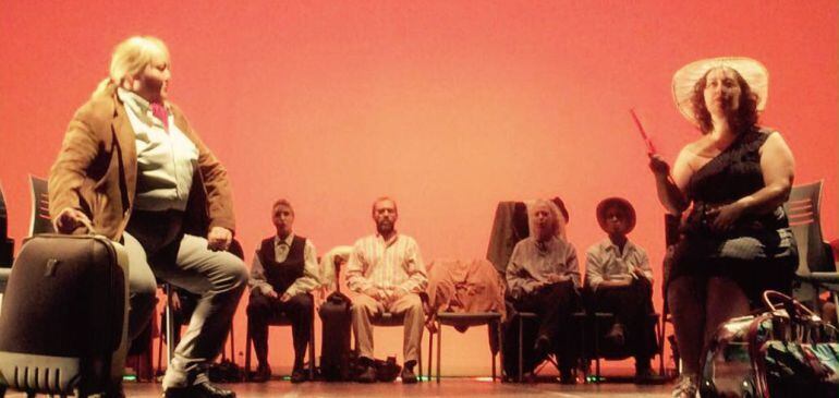 Escena de &#039;Historias mínimas&#039; representada por los alumnos de la Escuela Municipal de Teatro de Cuenca.