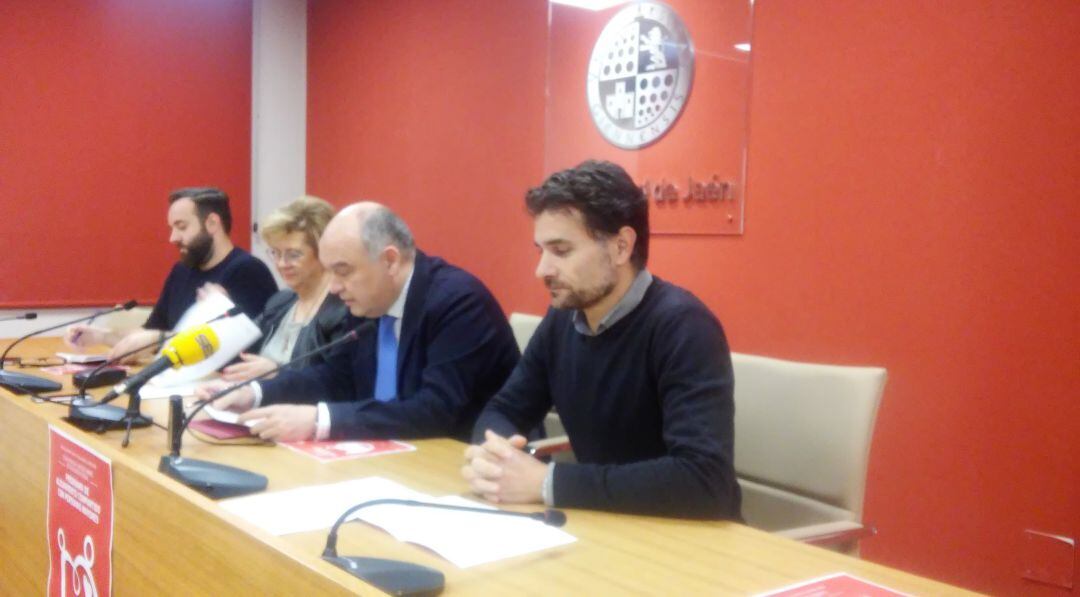 Presentación del &#039;Programa de alojamiento con mayores&#039;