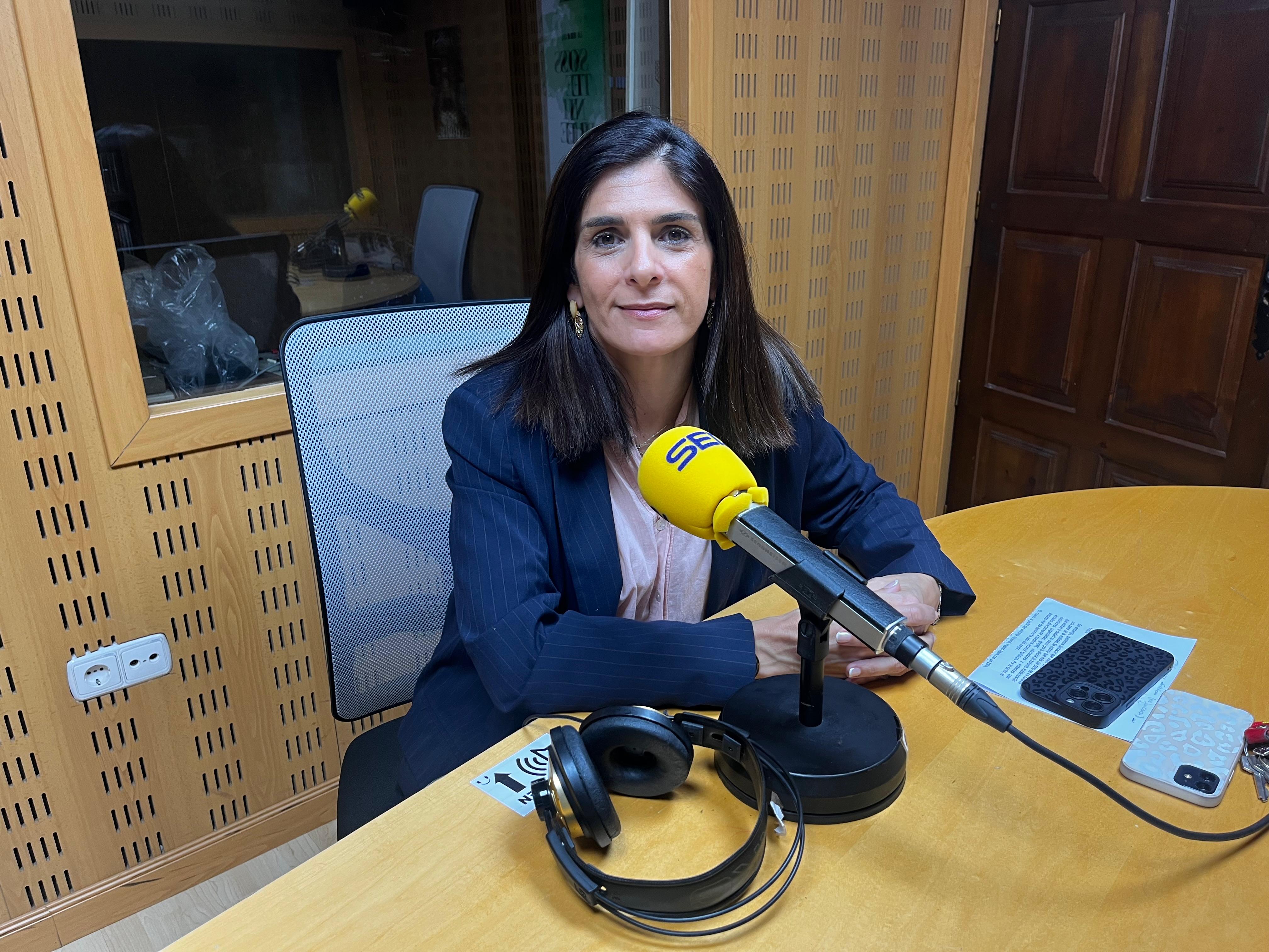 Belinda Martín en los estudios de Cadena ser Norte de Extremadura