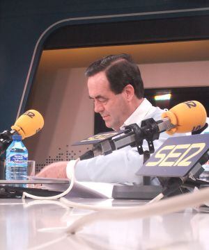 José Bono en los estudio de la Cadena Ser