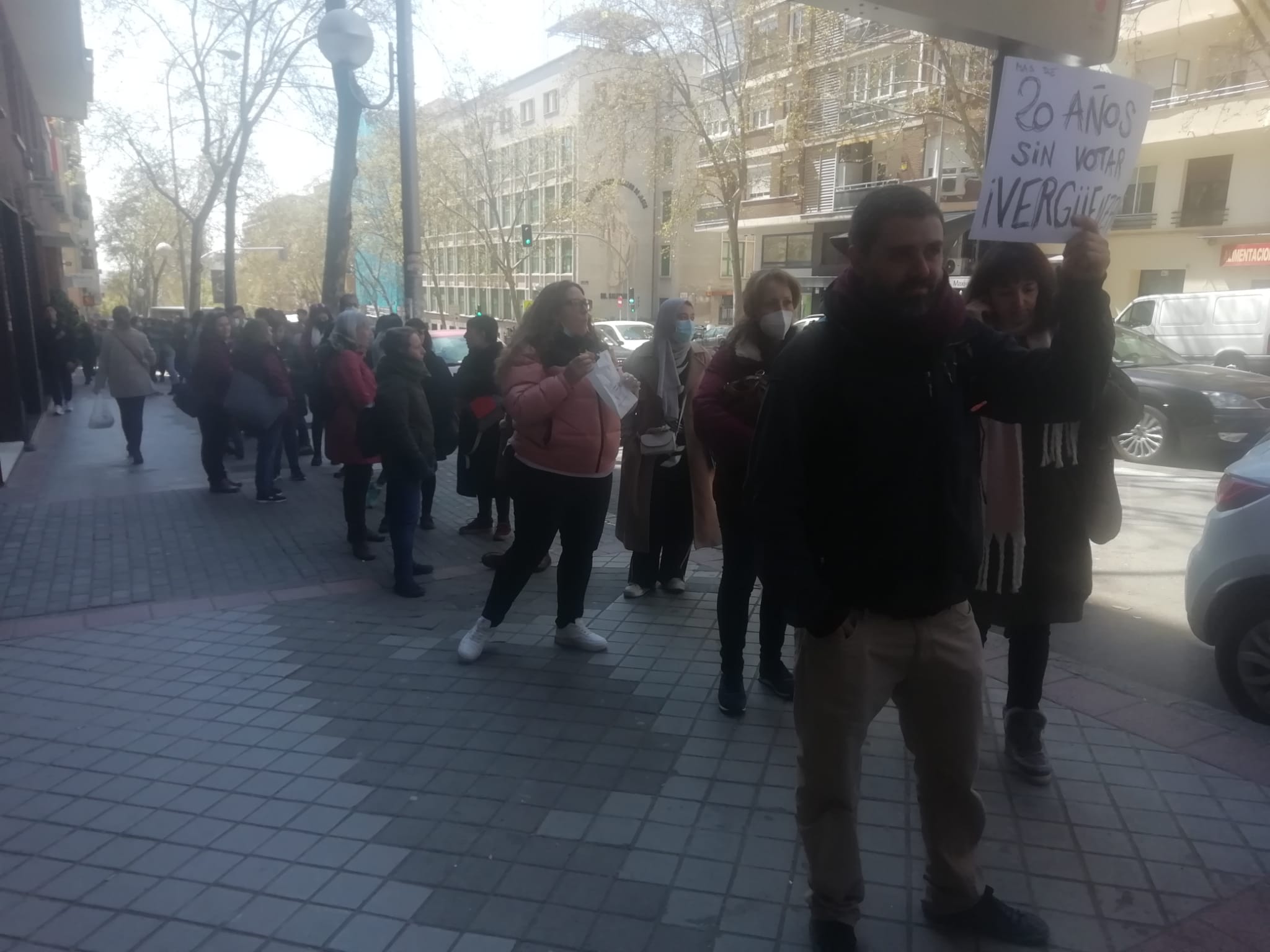 Protestas por las colas de dos horas para votar en las elecciones del Colegio de Enfermería.