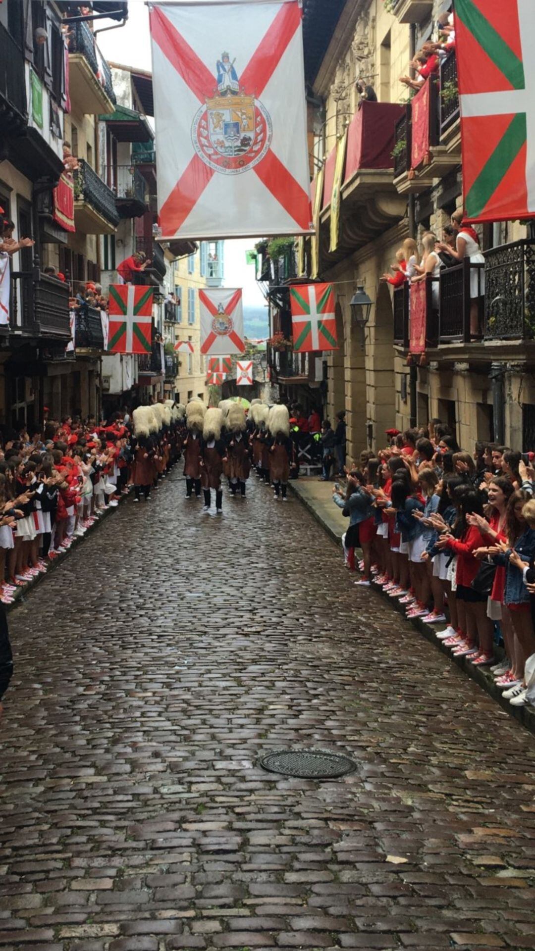 El alarde de armas de Hondarribia cumple, cada 8 de septiembre, el voto a la Virgen de Guadalupe 