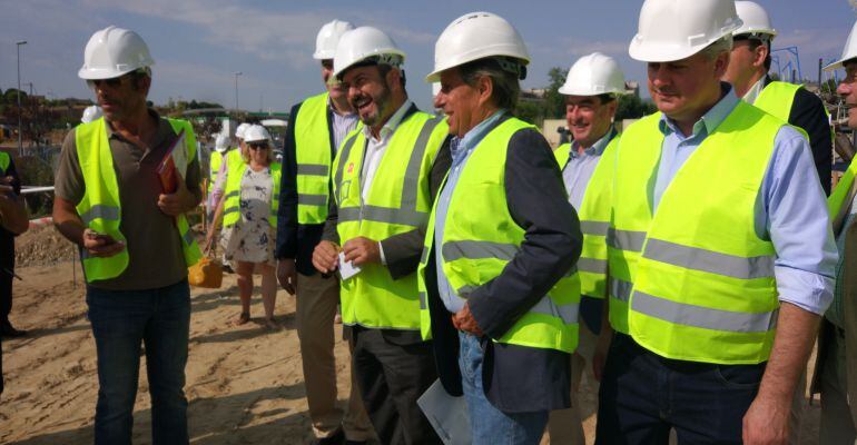 Pedro Rollán, Ignacio García de Vinuesa y Narciso Romero en al visita a las obras del Parque de Bomberos