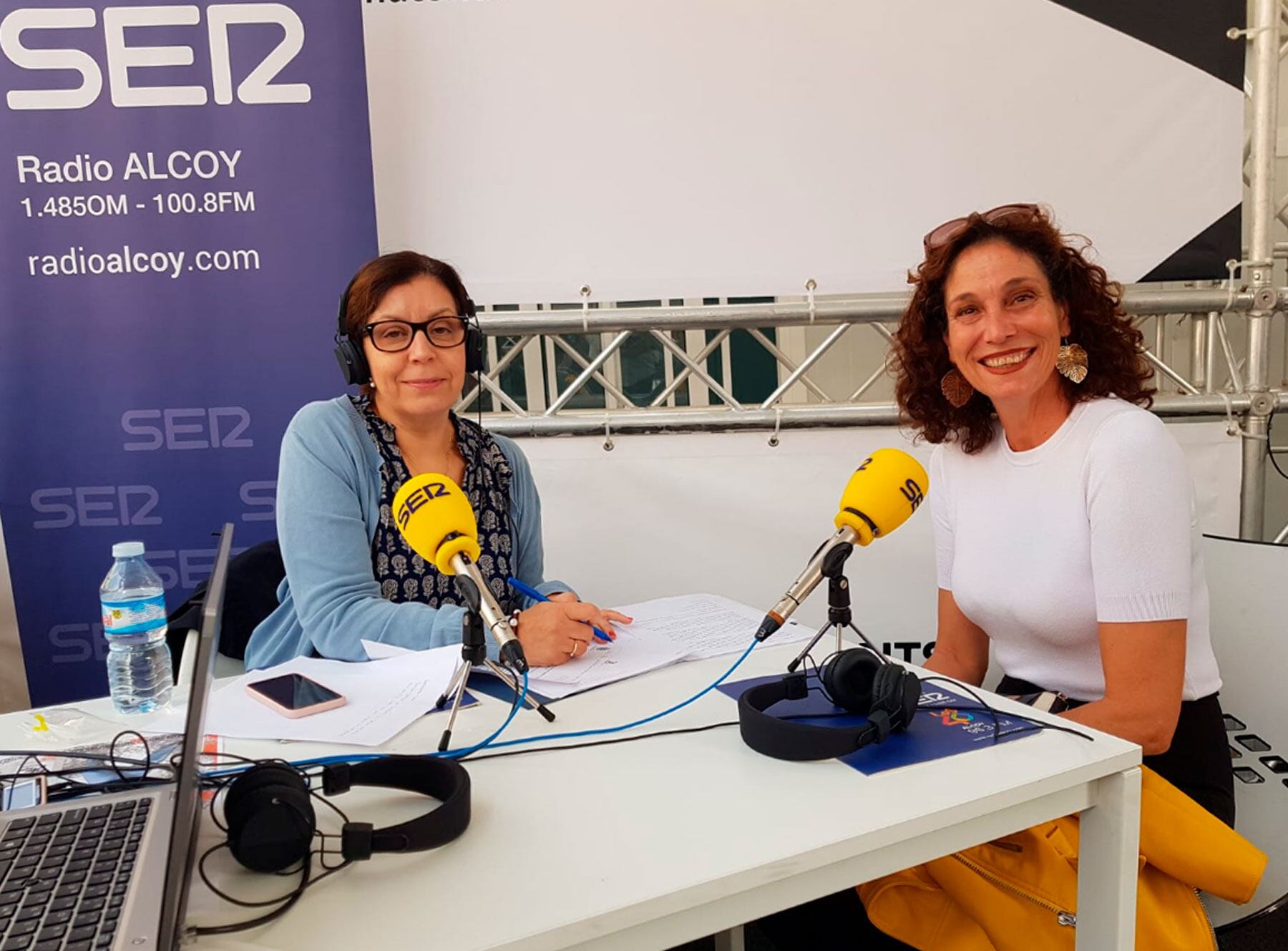 La concejal Paqui Ruiz junto a Lucía Gadea