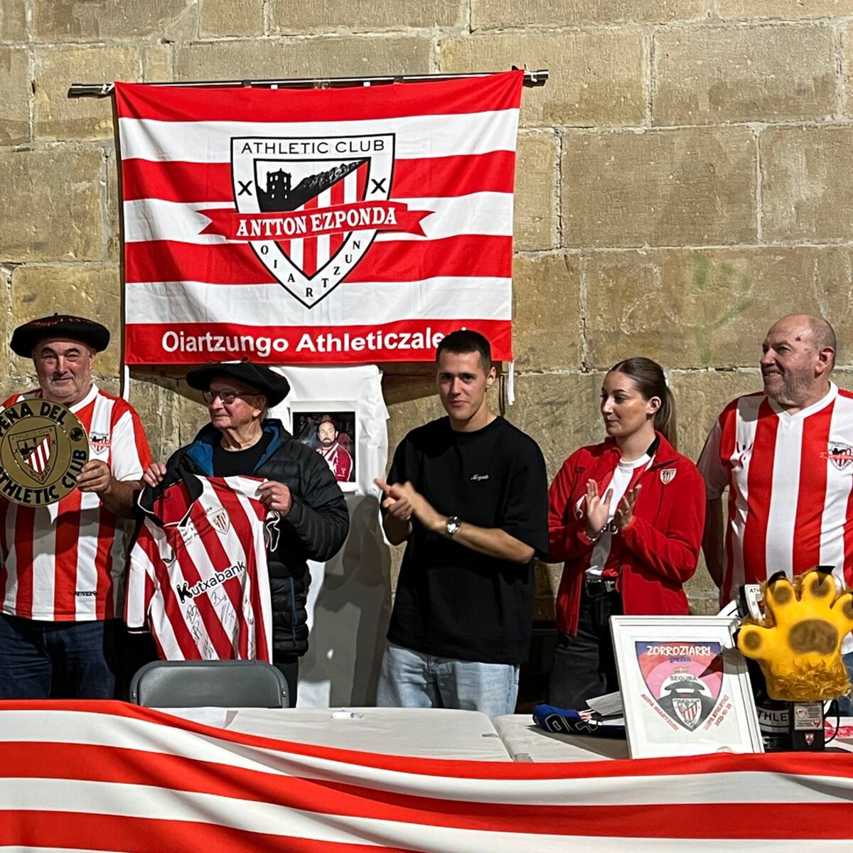 "Pollo frito porque les vamos a freír": el menú de una sociedad de Irun que reunirá esta noche a decenas de seguidores gipuzkoanos del Athletic