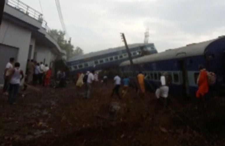 Un tren descarrila en India.