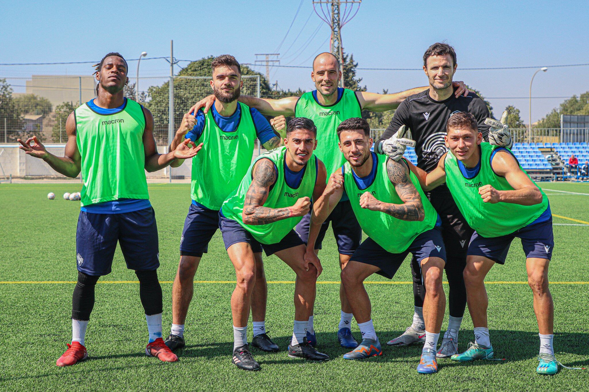 Los jugadores del Intercity en un entrenamiento en el Antonio Solana