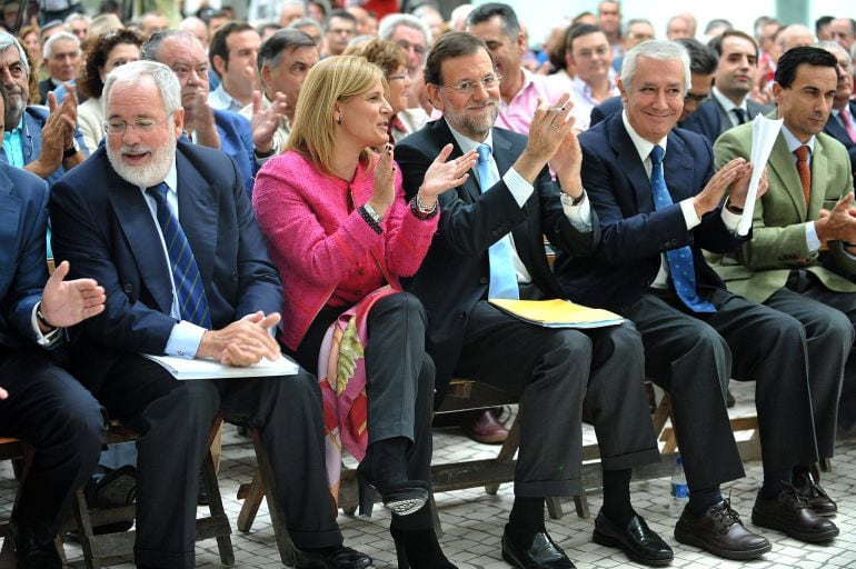 María José García-Pelayo, junto a Mariano Rajoy y Javier Arenas. 