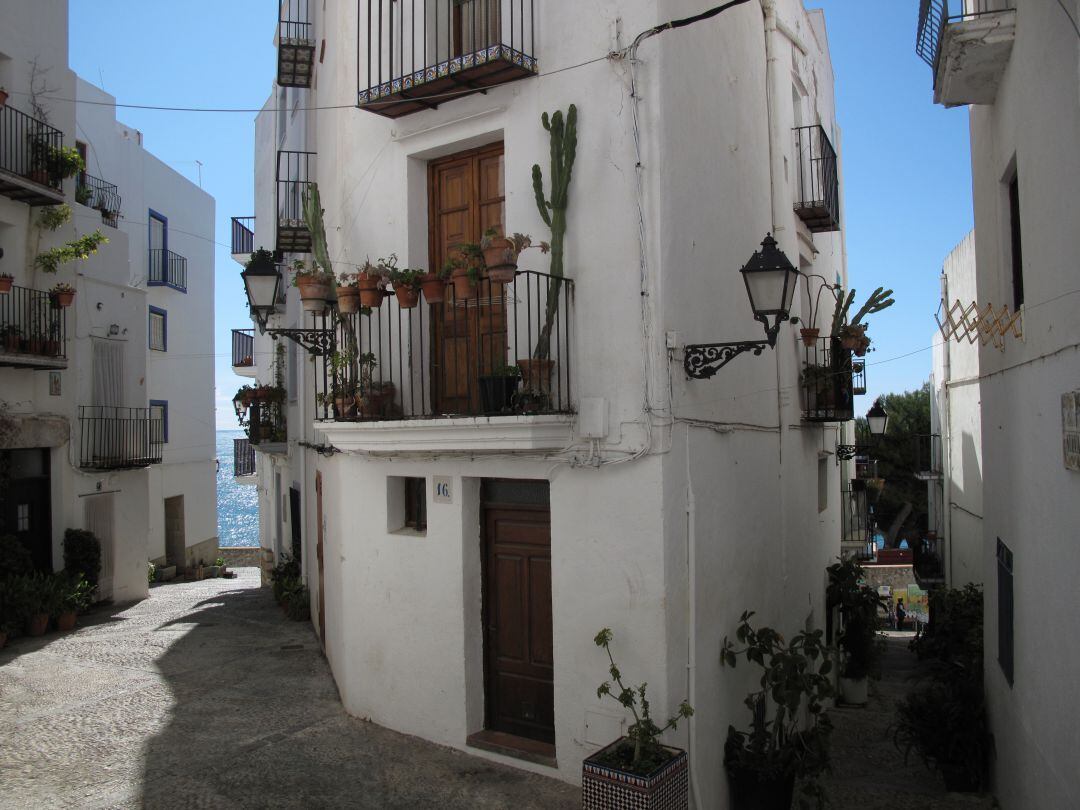 Las calles del centro histórico de Peñíscola conservan todo su encanto