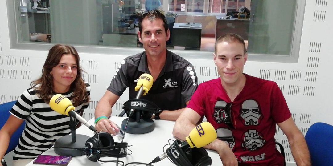 Deyanira Hidalgo, Javier Bermejo y Nicolás Castillejo, en los estudios de SER Puertollano