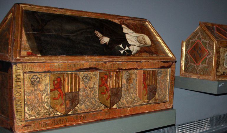 Els sepulcres originaris del Monestir de Sixena que es troben exposats al Museu de Lleida. Imatge del 25 de juliol del 2016.