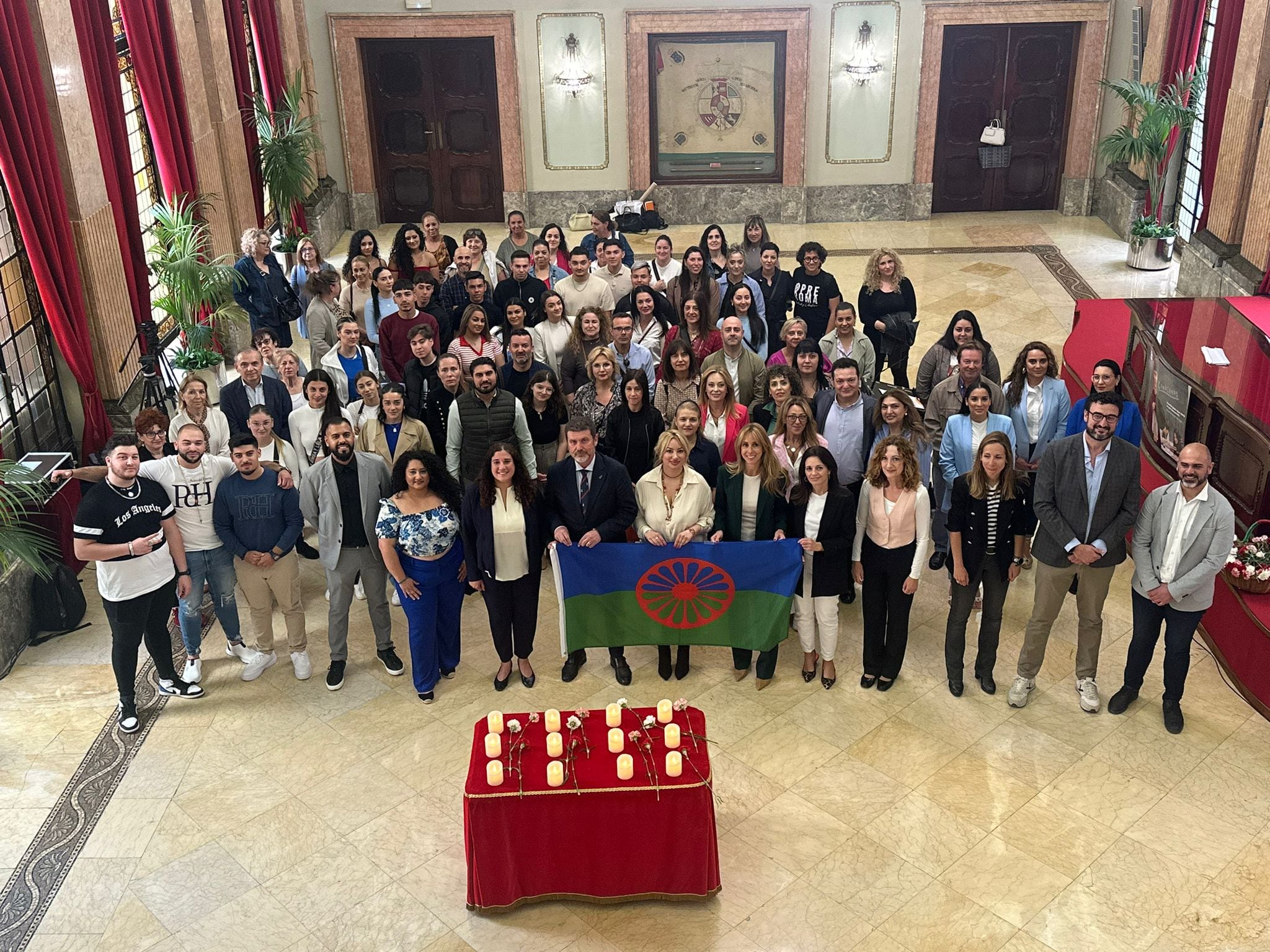 Acto institucional con motivo del Día Internacional del Pueblo Gitano en el Salón de Plenos del Ayuntamiento de Murcia