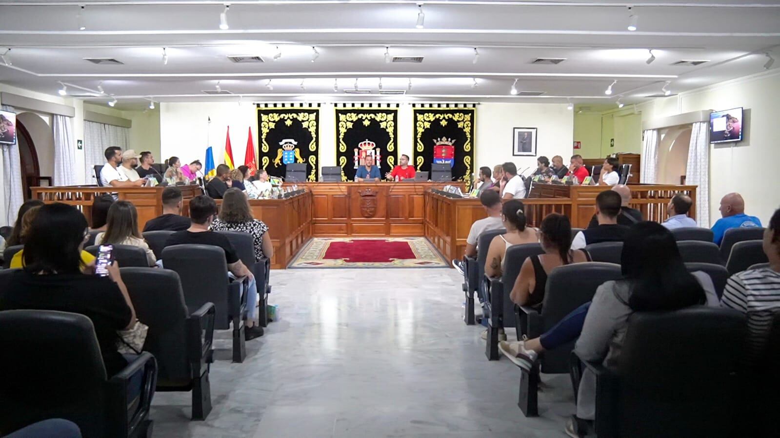 Reunión con las agrupaciones y comparsas carnavaleras.