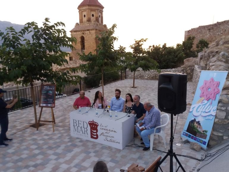 Momento de la presentación en la PLaza Vaciajarros