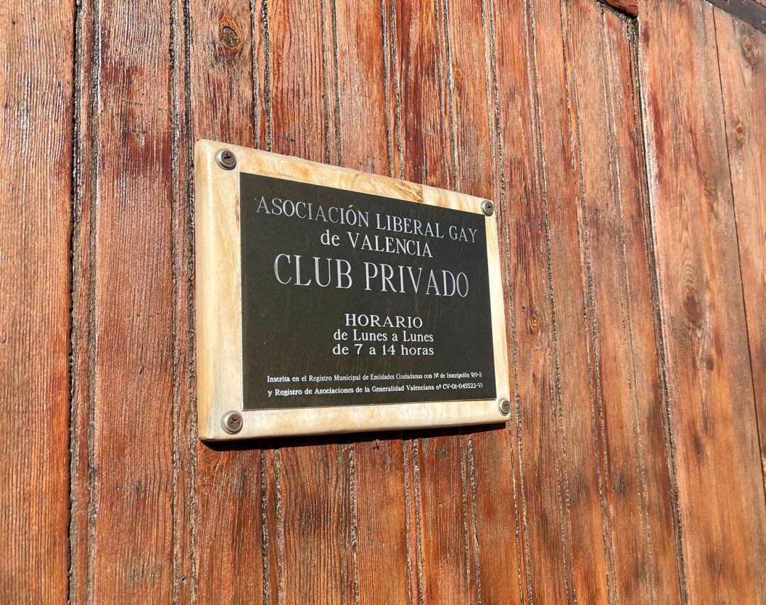 Puerta del club privado &#039;Asociación Liberal Gay de València&#039;, en la calle San Vicente, que funcionaba de forma esporádica. 