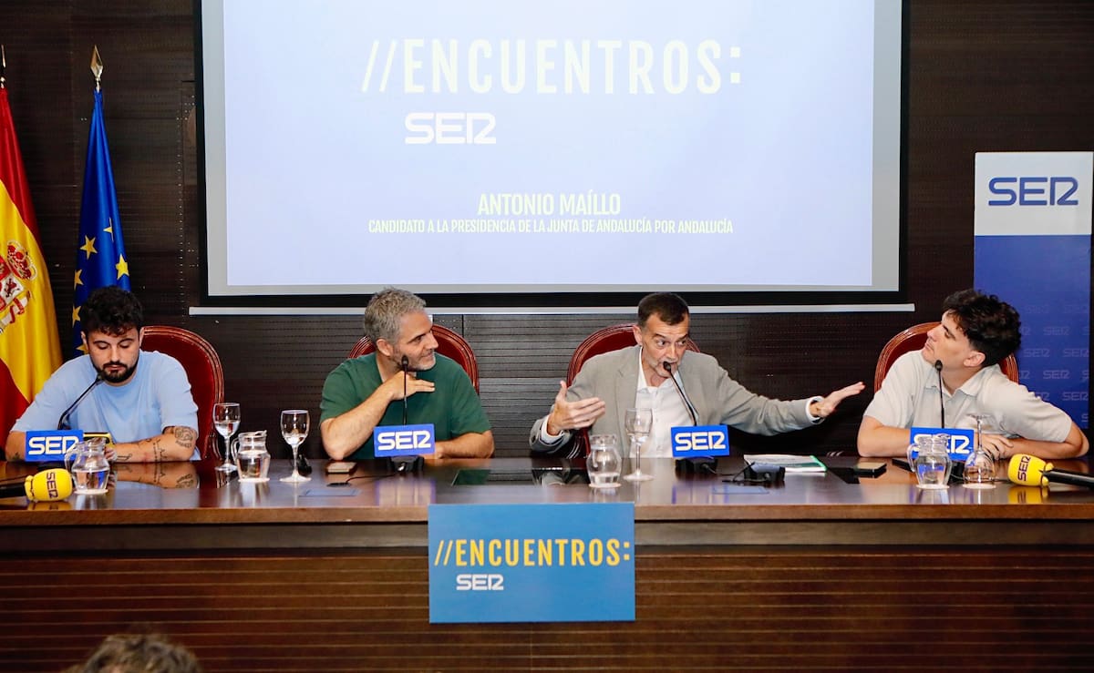 Foro con el candidato a la presidencia de la Junta de Por Andalucía, Antonio Maillo, celebrado en la Cámara de Comercio de Sevilla