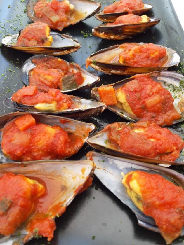 Mejillones al vapor con salsa picante