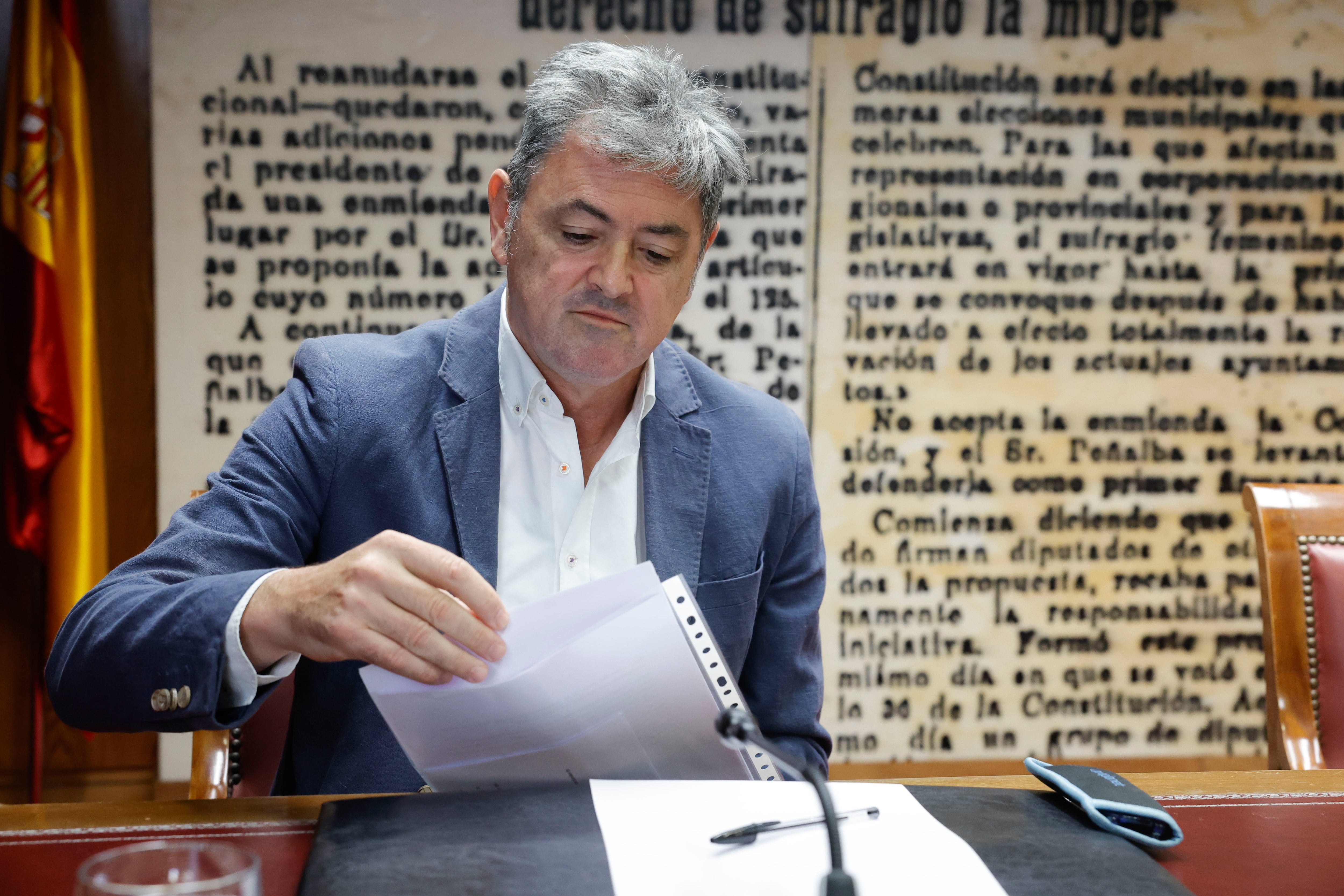 MADRID, 22/07/2025.- El empresario vasco Antxon Alonso, dueño de la empresa Servinabar, vinculada a los presuntos amaños de contratos públicos del caso Koldo, este martes en el Senado, quince días después de que declarara en el Tribunal Supremo, donde negó que Santos Cerdán fuera su socio. EFE/ Zipi Aragon
