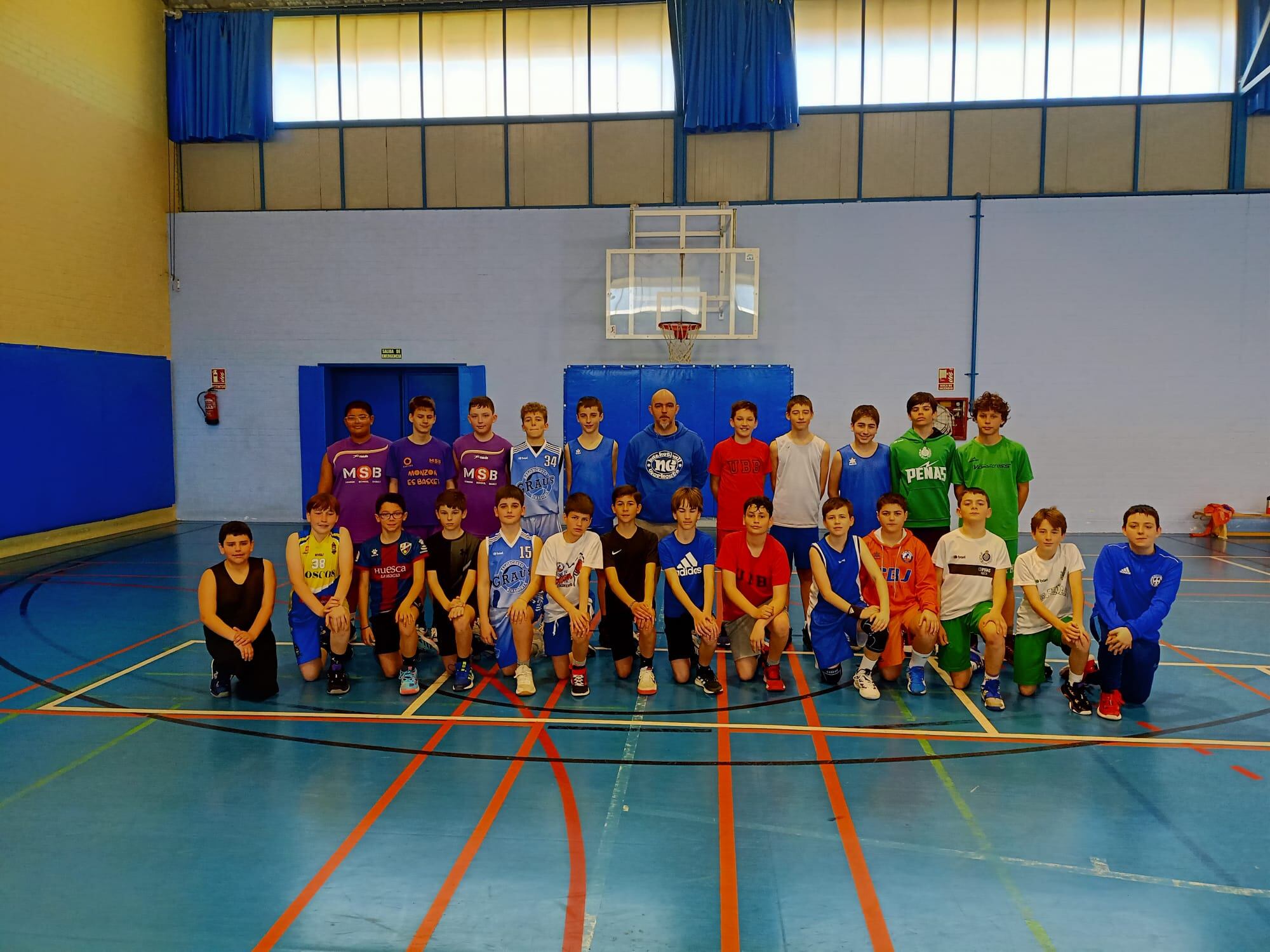 Niños y niñas de la provincia participaron en esta jornada técnica de baloncesto en Huesca
