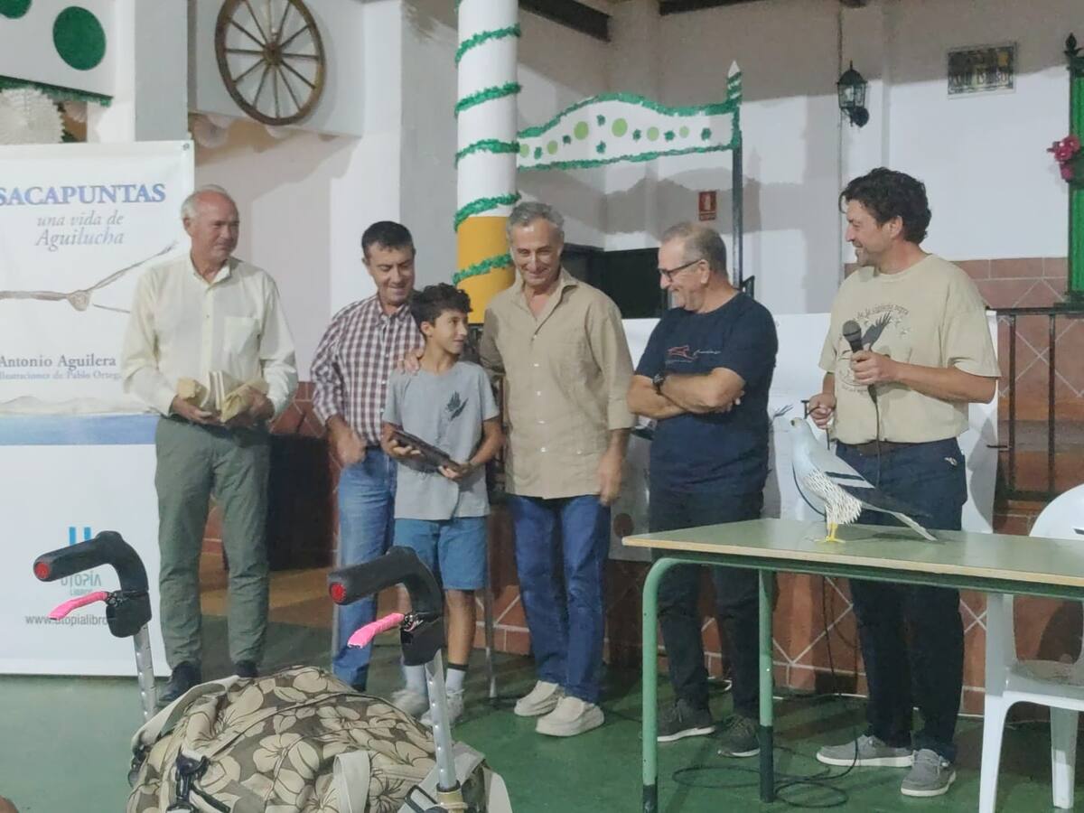 El Zoobotánico de Jerez recibe un premio por el trabajo que realiza en la conservación del aguilucho cenizo