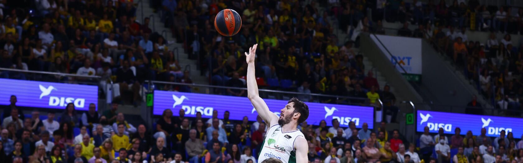El escolta del Unicaja Darío Brizuela tiene una oferta del Barça, que pagará su cláusula