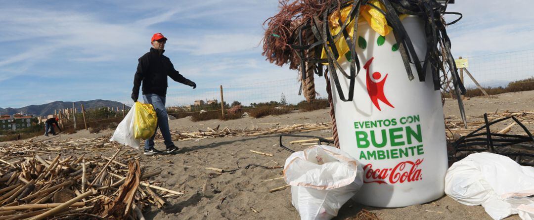 Los océanos son uno de los ecosistemas más vulnerables, y desde Coca-Cola European Partners se cuenta con Mares Circulares como proyecto clave para su protección