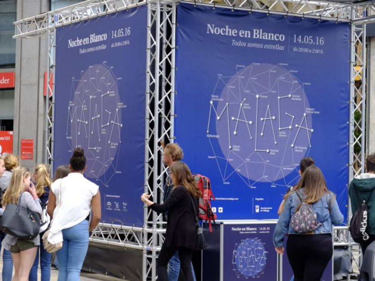 Málaga surca el firmamento de la cultura en su Noche en blanco