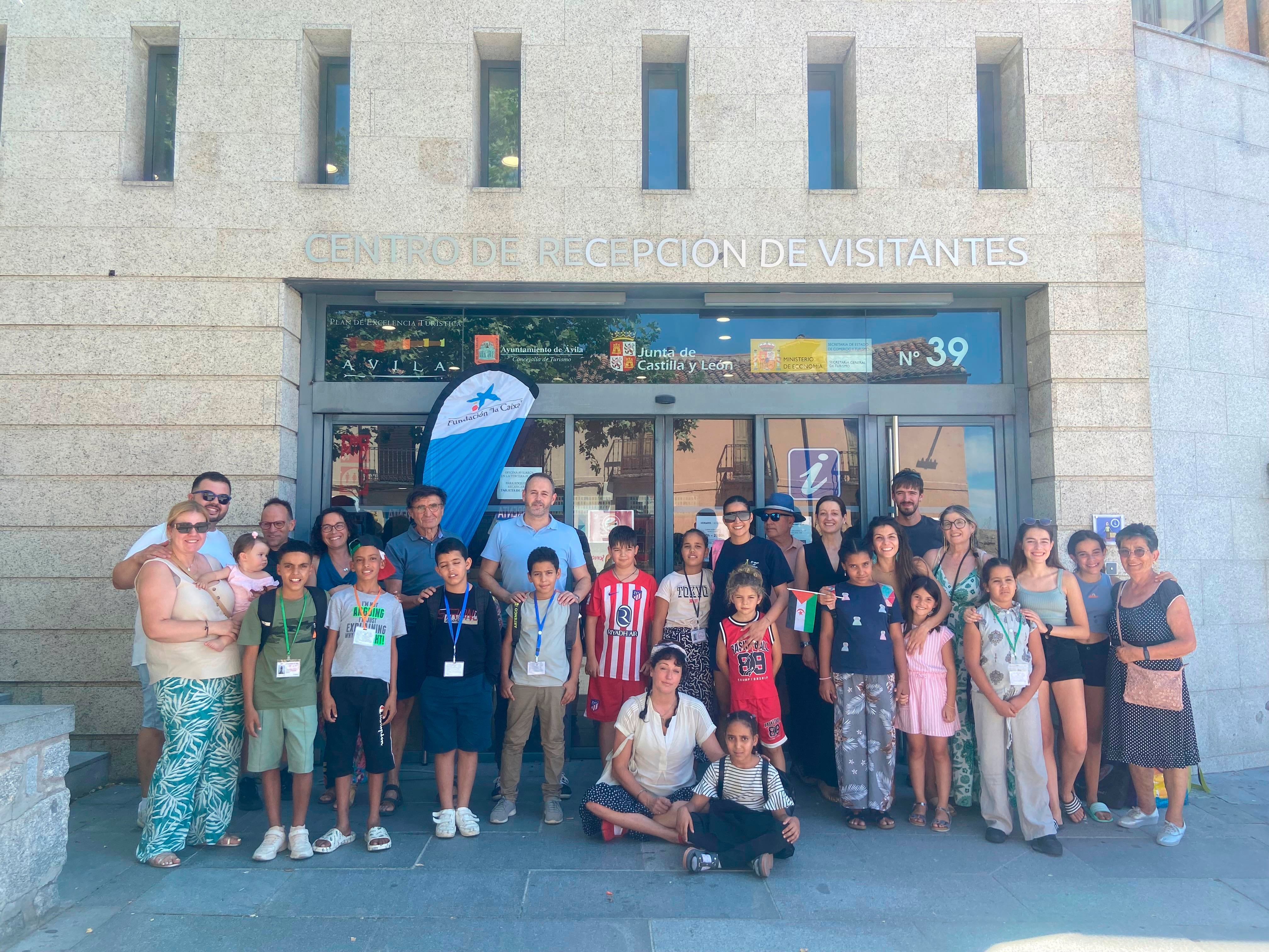 Niños saharauis a su llega a Ávila en el programa Vacaciones en Paz