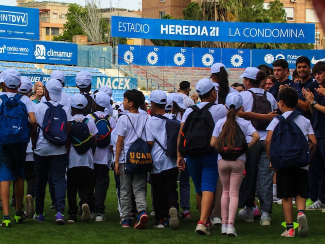 Más de 300 niños y niñas han sido protagonistas de la tercera edición de 'Unidos por el balón'.