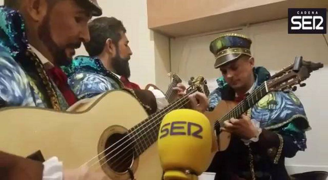 'La luz de Cádiz' cantando el pasodoble a tenor