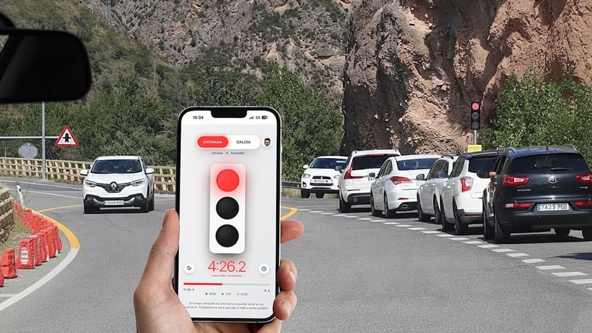 Una aplicación para comprobar en tiempo real el estado del semáforo de la LR-115: "El objetivo es facilitar la vida al pueblo"