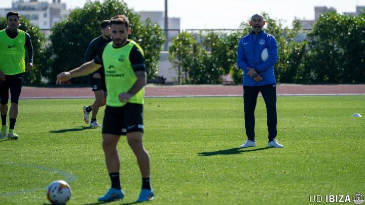 Jémez, en un entrenamiento de la UD