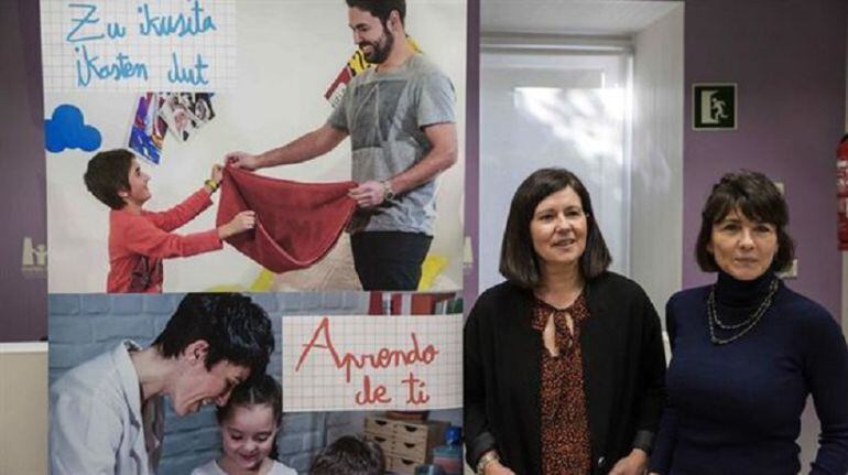 Izaskun Landaida y Zuriñe Elordi durante la presentación de la campaña 8M