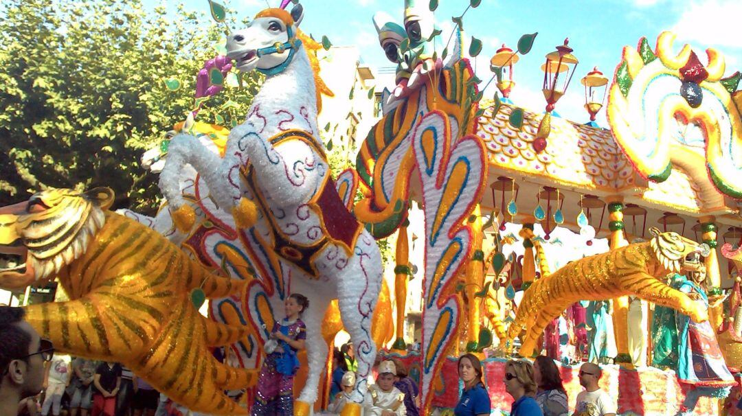 Gala Floral de las fiestas de la Virgen Grande de Torrelavega. Archivo