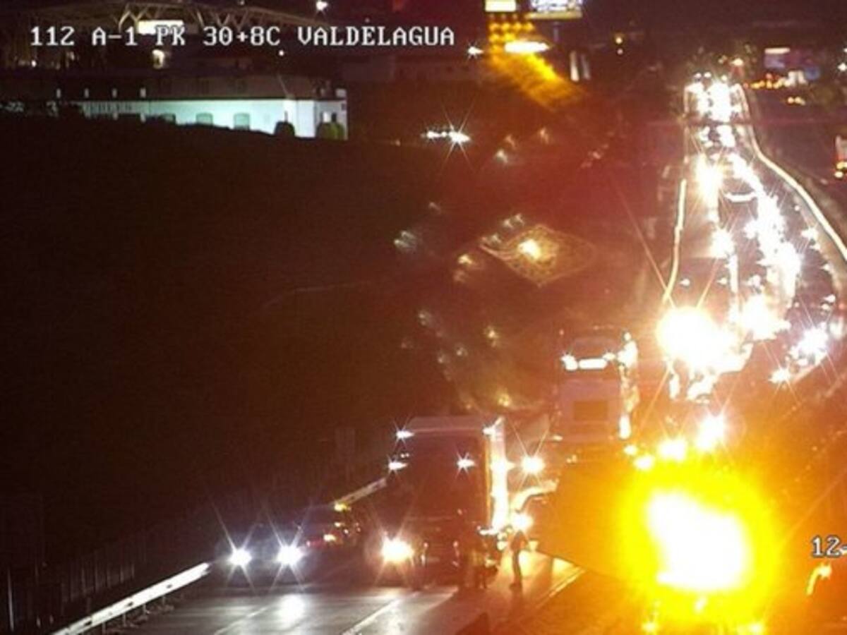 Herido leve el conductor de un camión en un accidente en la A1