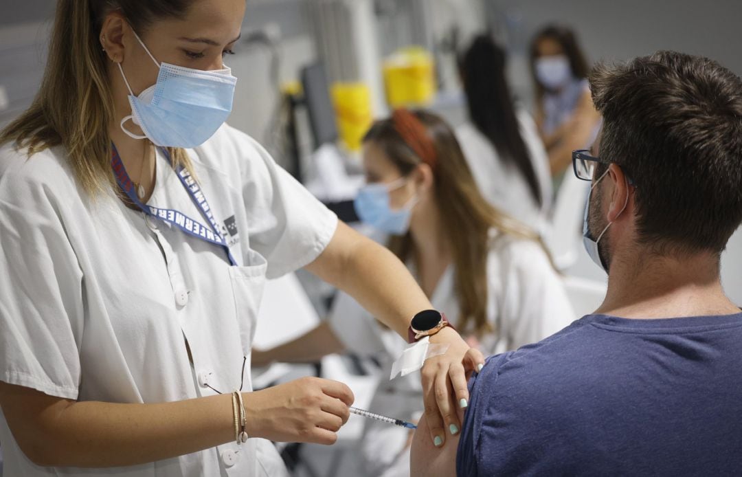 Vacunación 24 horas en el Hospital Isabel Zendal