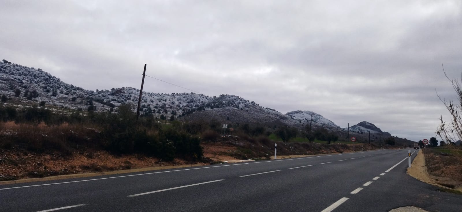 Nieve en el alto del puerto de Jumilla