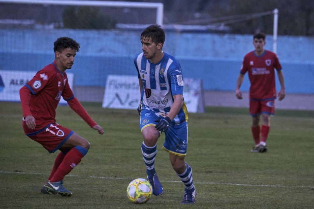 Fran Adeva, delantero de la Arandina, es el máximo goleador de los ribereños con cinco tantos hasta el momento.