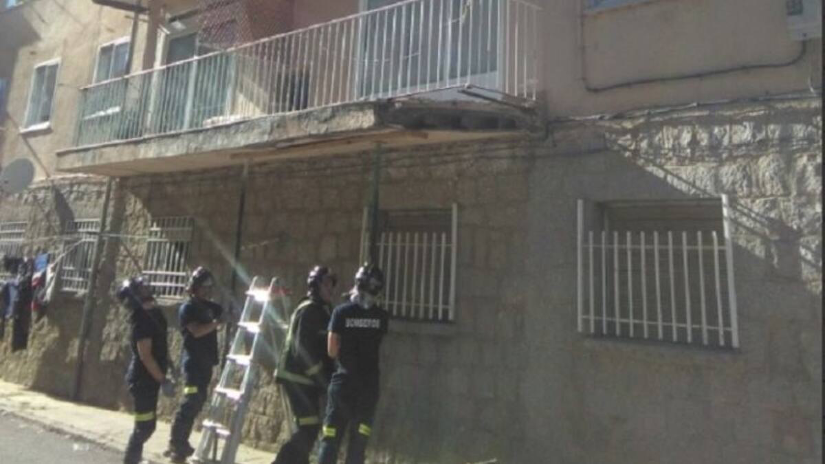 Un herido tras ceder el forjado de un balcón