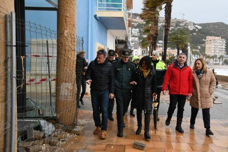 Visita de los representantes del Gobierno.