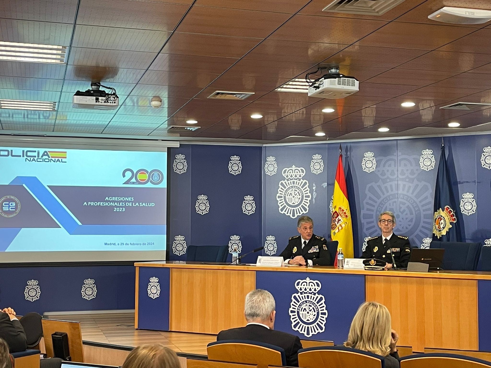 El Comisario General de Seguridad Ciudadana, Juan Carlos Castro Estévez; acompañado del Interlocutor Policial Nacional Sanitario, Manuel Yanguas Menéndez