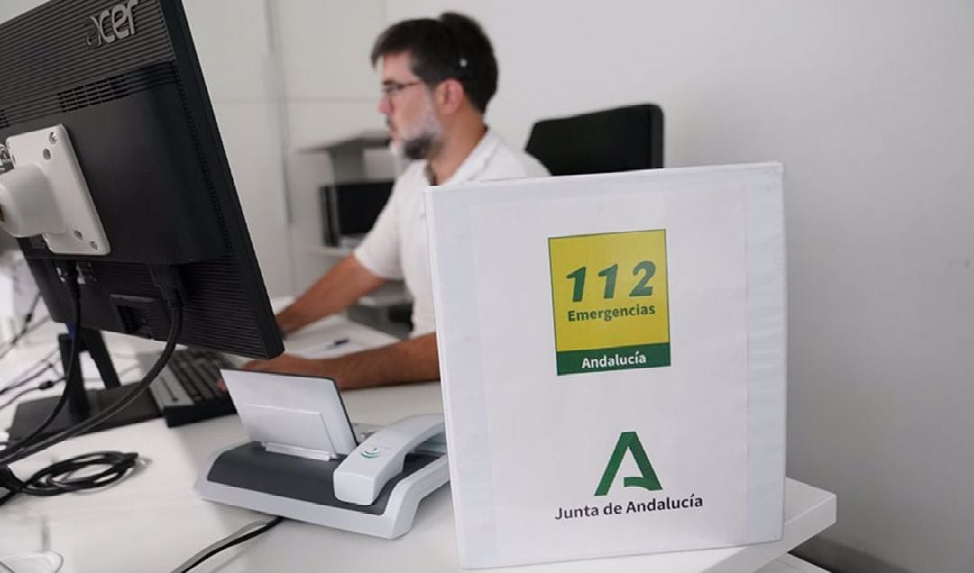 El accidente, tal como han informado fuentes del servicio de emergencias 112 Andalucía, ha tenido lugar poco después del mediodía