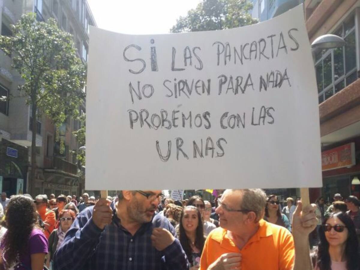 'Menos ladrones y más pensiones', uno de los lemas más coreados en Canarias