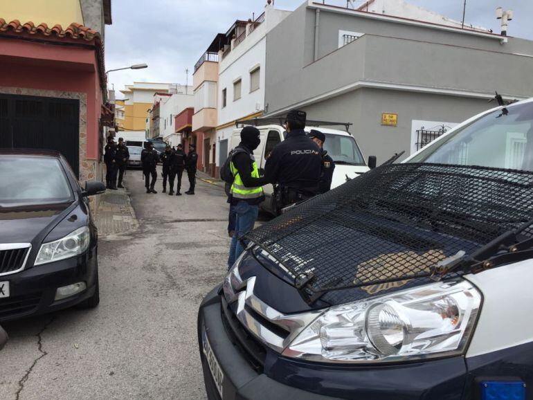 Imagen del dispositivo policial replegado en la zona.