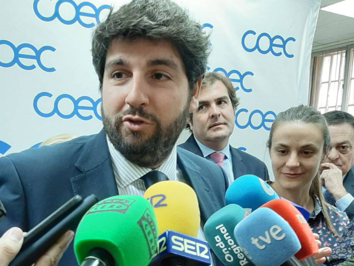 López Miras reconoce que se vierten al Mar Menor 13 millones de litros de agua con nutrientes agrícolas cada día