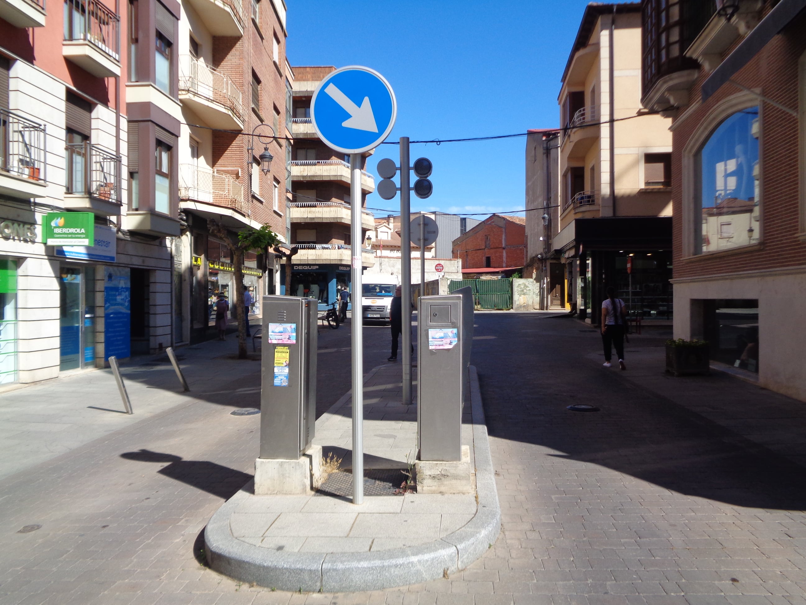 Pivote de acceso a esta zona peatonal