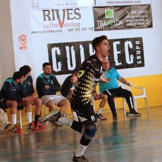 El Bm. Elda - C.E.E. quiere volver a cantar victoria en una cancha muy complicada