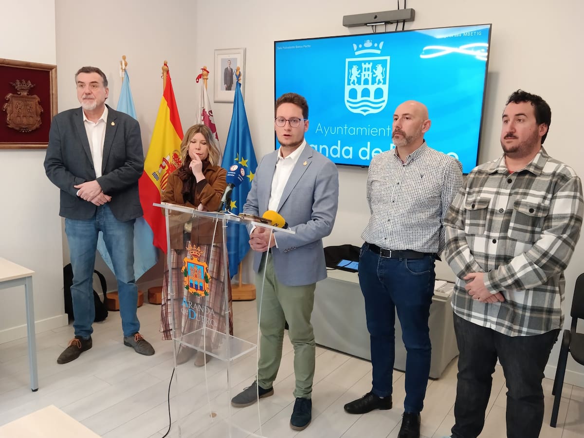 El alcalde de Aranda alega "incompetencia en la gestión" para apartar del gobierno municipal al concejal de IU