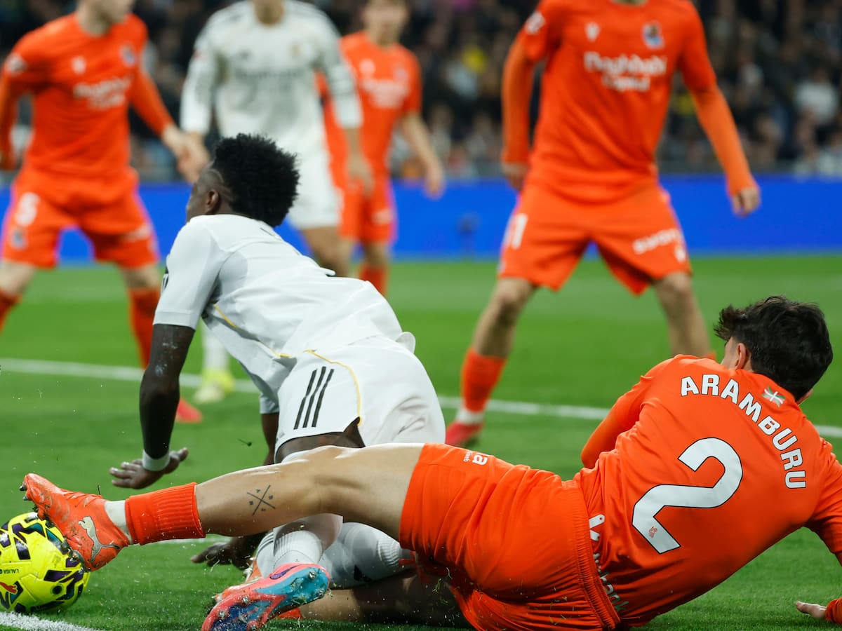 "El Santiago Bernabéu es el teatro de los robos": dura crítica de la 'Real Tertulia' tras la derrota de la Real Sociedad frente al Real Madrid